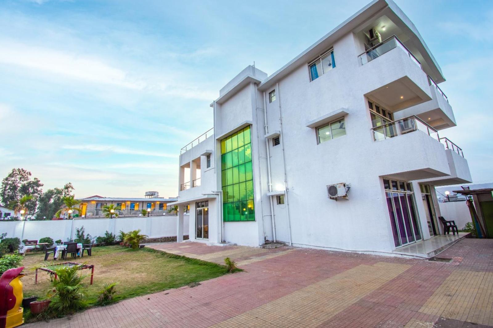 Empyrean Stay Ll 6Bhk Ll Royal Bramha Palace Ll Pvt Pool Ll Lonavala Exteriör bild