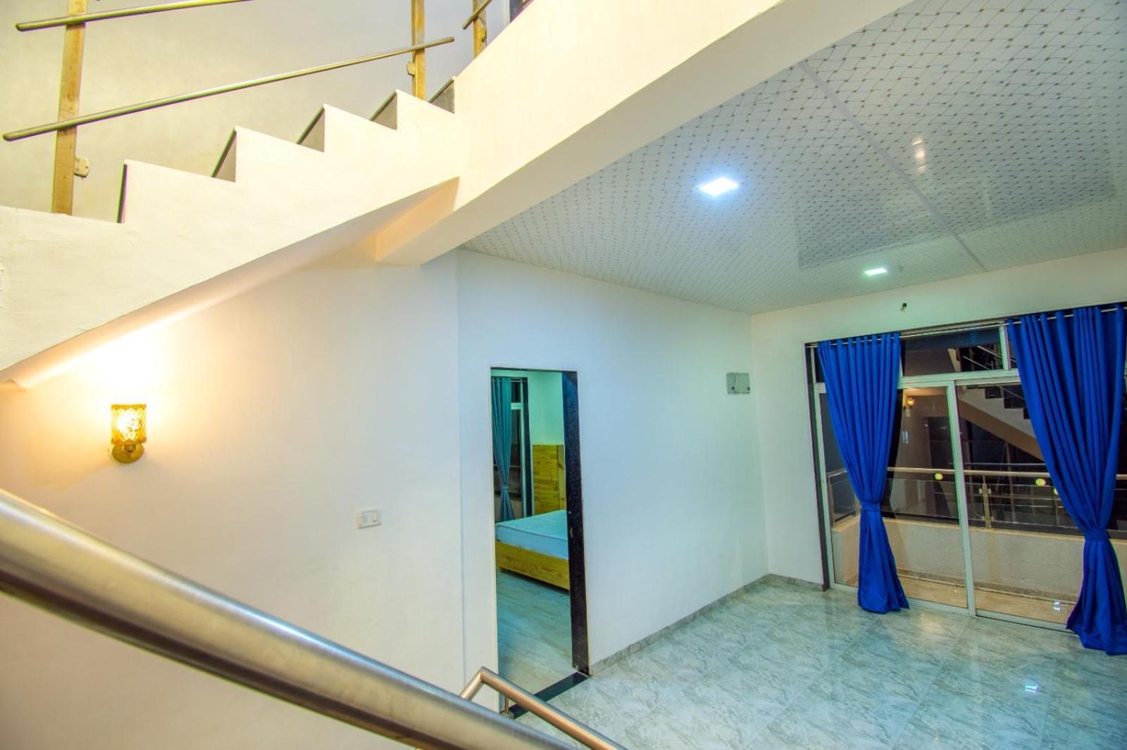 Empyrean Stay Ll 6Bhk Ll Royal Bramha Palace Ll Pvt Pool Ll Lonavala Exteriör bild
